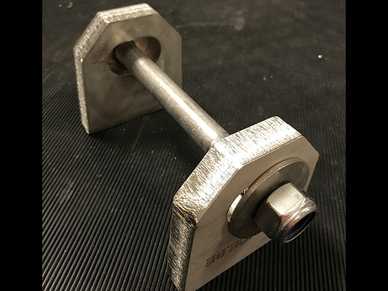 SET DE 2 FIXATIONS INOX POUR GLISSOIRE KATCHOÉ